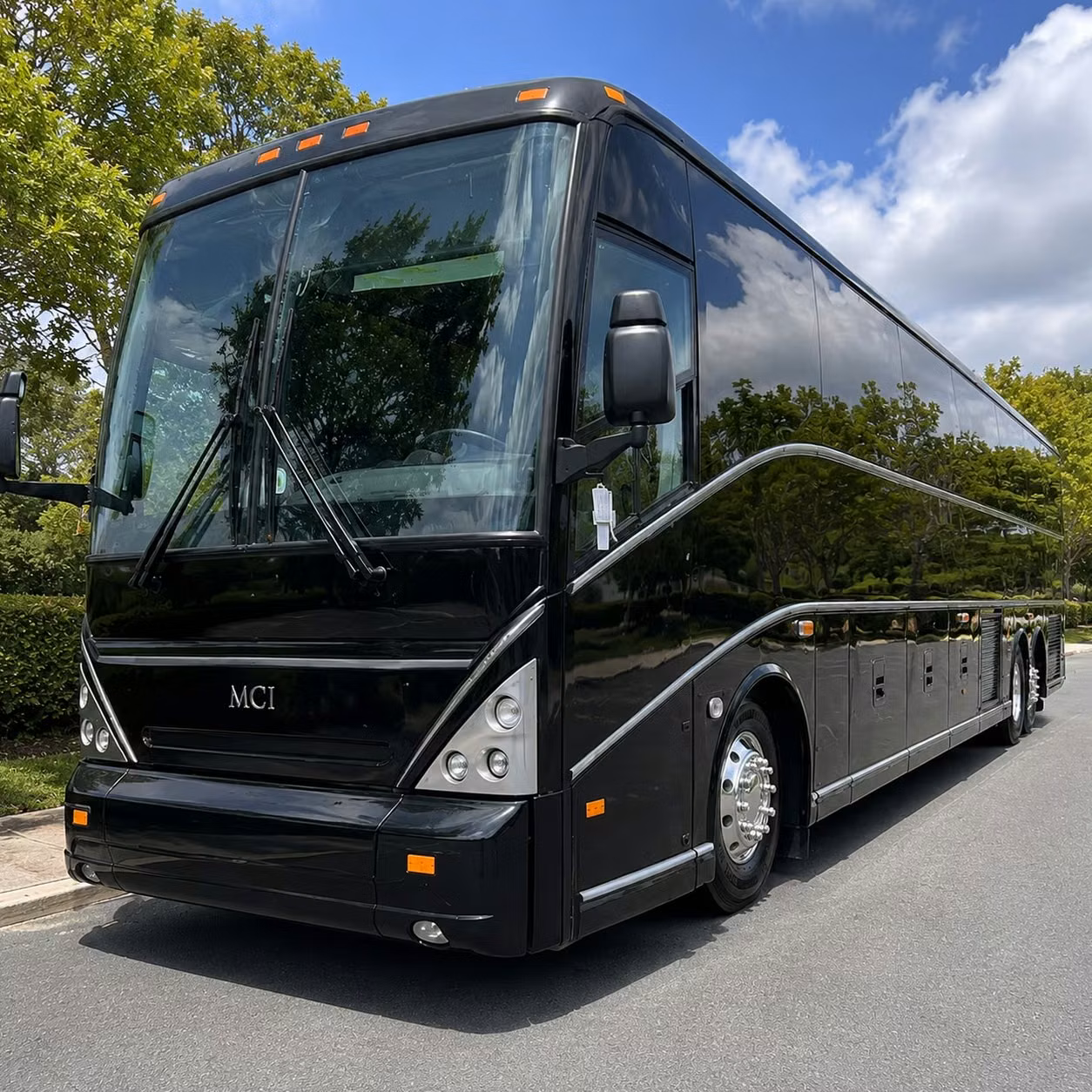convention and conference shuttle bus rentals at the music city center