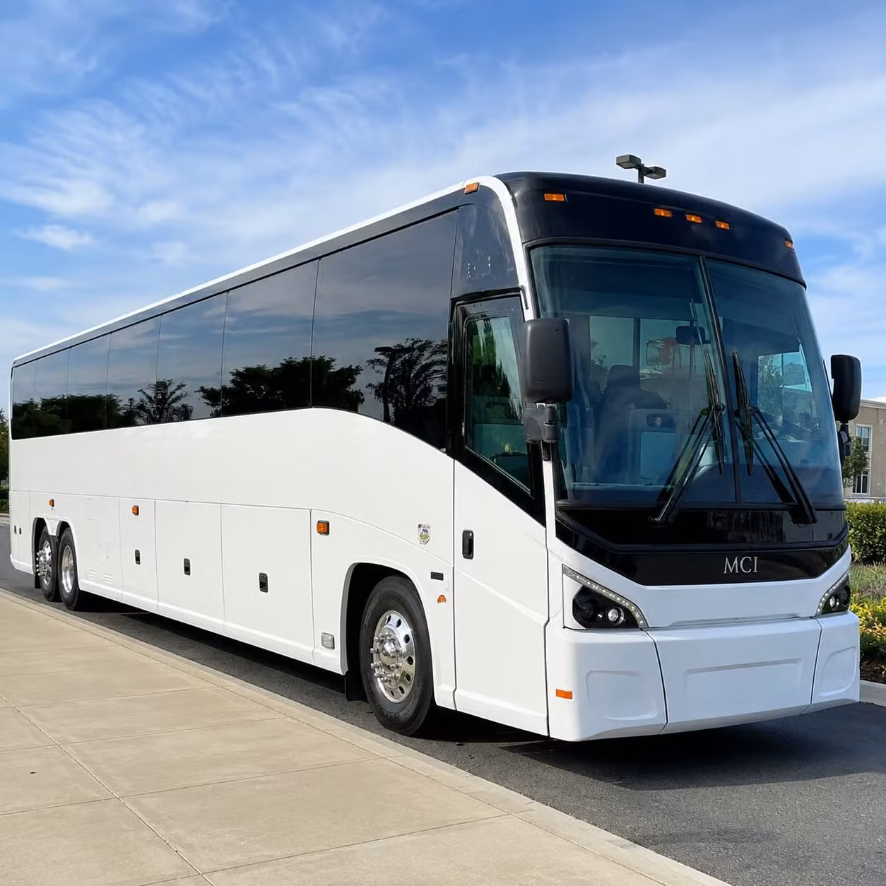 finding the right bus for nashville youth group trips and retreats has never been easier