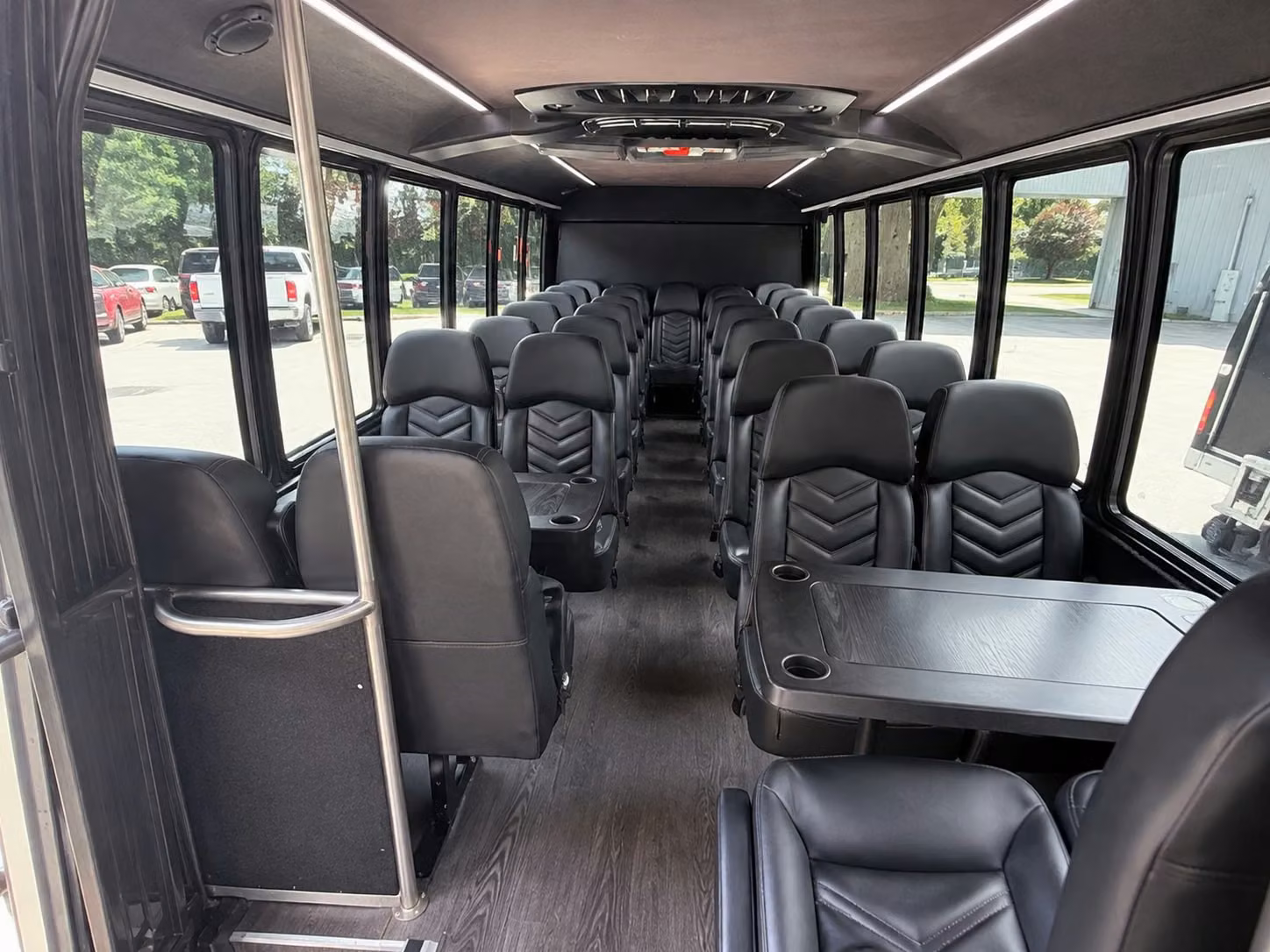 nashville 15 passenger minibus rental