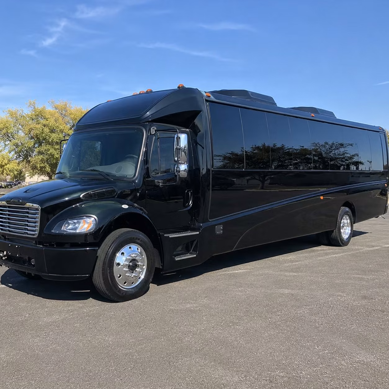 nashville 28 passenger minibus rental