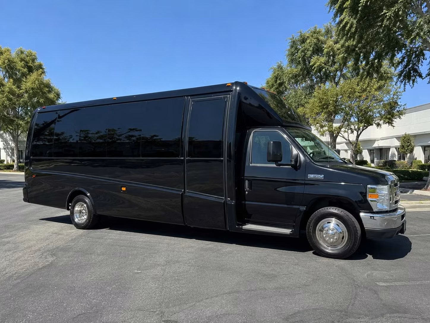 nashville party buses that make prom night unforgettable before you even arrive