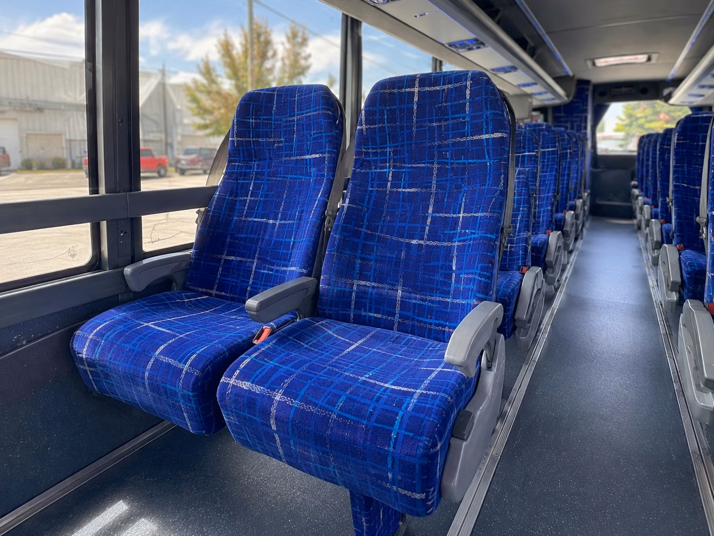 tennessee titans charter bus rentals to nissan stadium